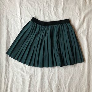 Green Divided Pleated Skirt